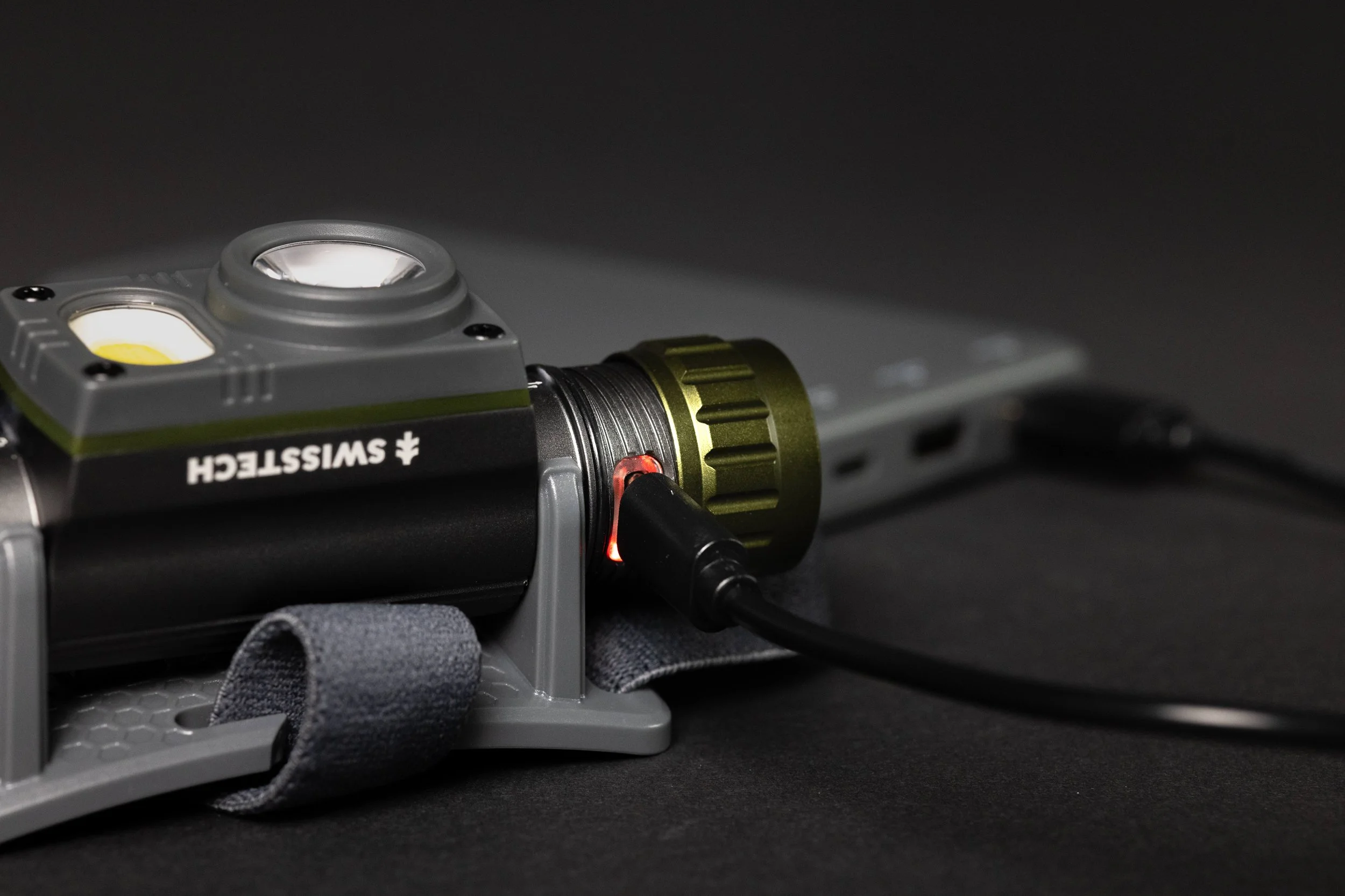 Tonlicht Lantern & Speaker: Bluetooth, 2800LM, Power Bank — Swiss Tech